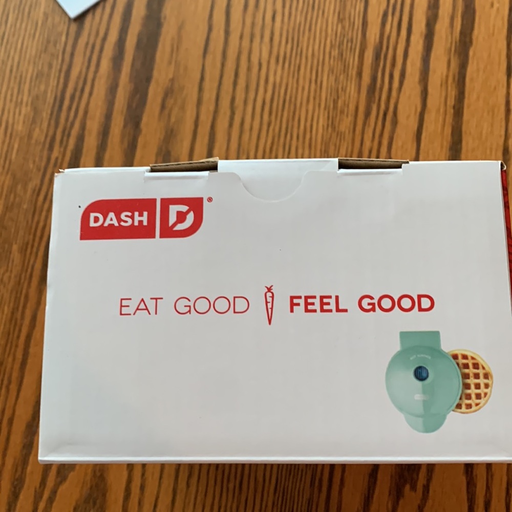 Dash Mini Waffle Maker. NIB - Picture 6 of 13